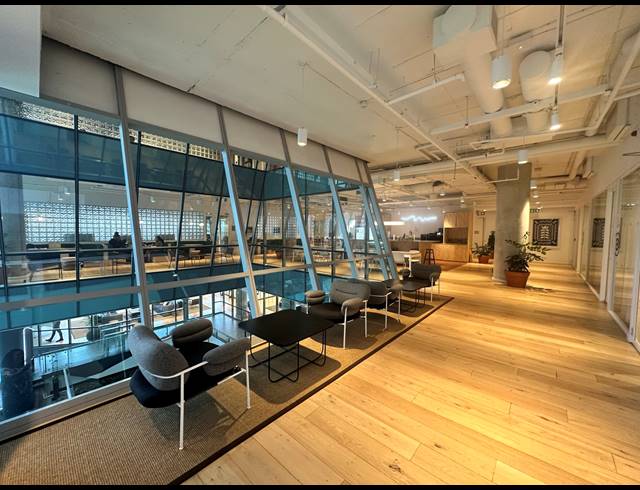 160M² SERVICED OFFICE TO LET IN ROSEBANK